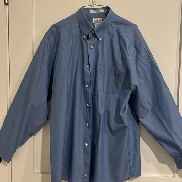 L.L. Bean Men’s Dress Button Down Shirt - Blue - Wrinkle Free Material - Picture 2 of 6